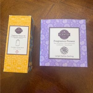 Scentsy Pumpkin Honey Spice Large Fragrance Flower with Large Dahlia Flower